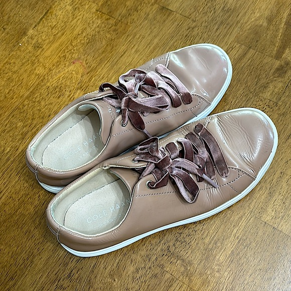 Women’s‎ COLE HAAN Sneakers size 6 with velvet shoelaces. - Picture 1 of 6